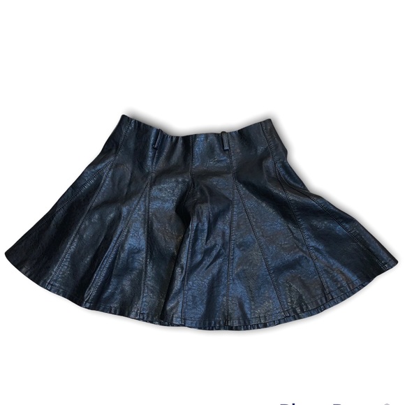 Pleated Leather Flared Mini Skater Girl Skirt W/ Belt Loops & Zipper - Picture 5 of 9
